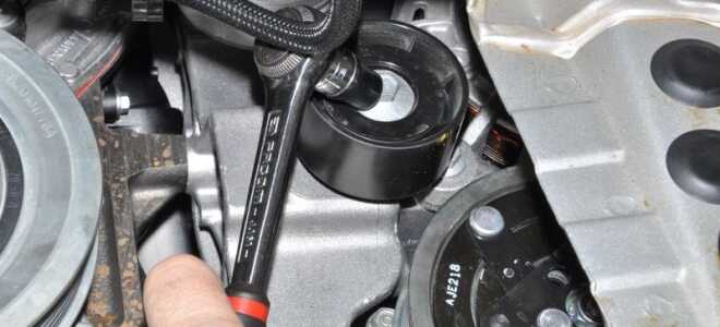 Как поменять ремень генератора на Рено Дастер