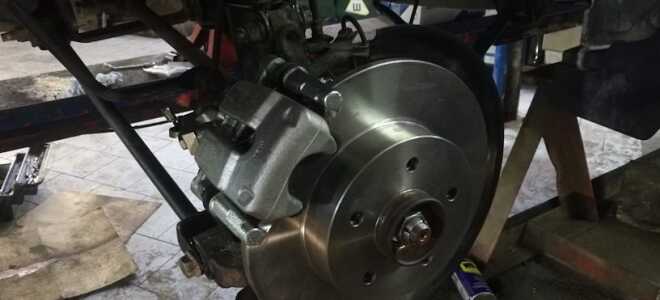 Как демонтировать и заменить дисковые тормоза Renault Duster