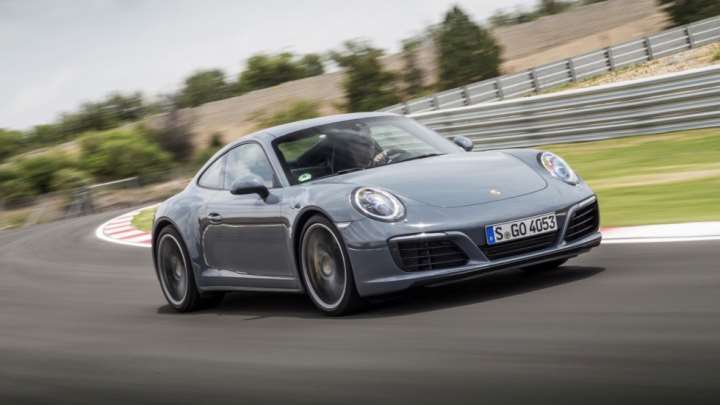 На фото: Porsche 911 Carrera 4 Coupe '2015–н.в.