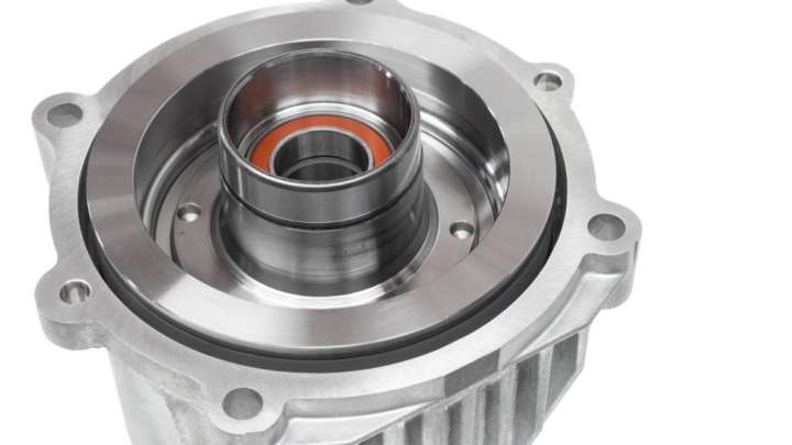electromagnetic clutch to connect the differential