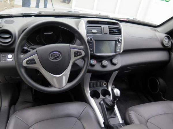 Lifan X60 салон