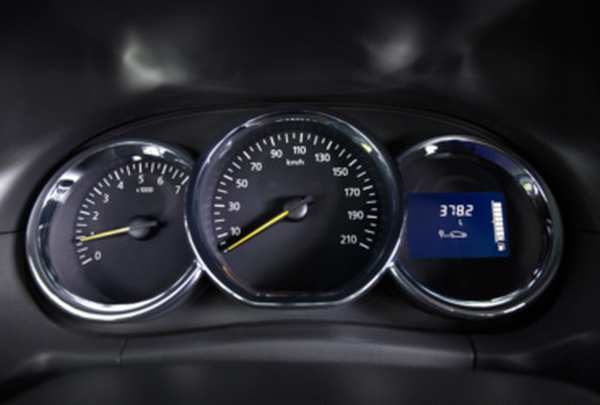 Показания приборов Дастер