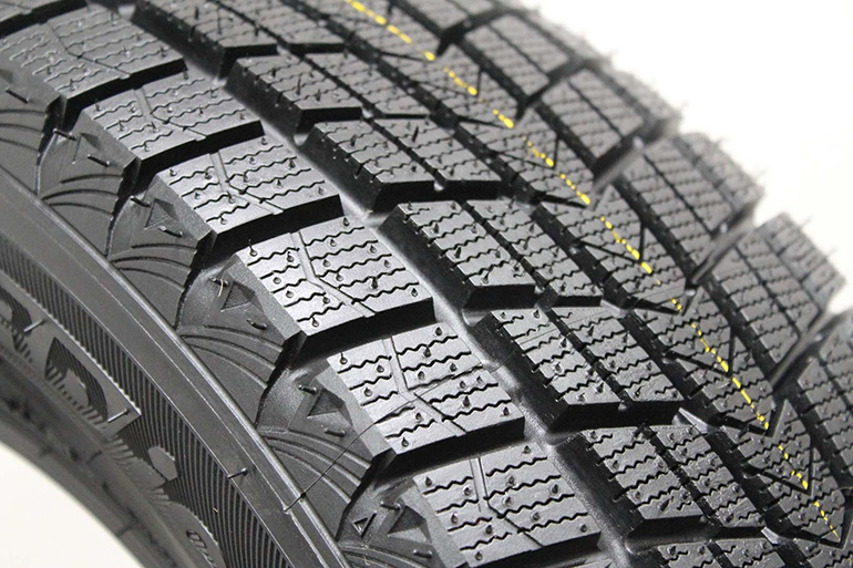 Roadstone Nexen Winguard SUV 215 65R16