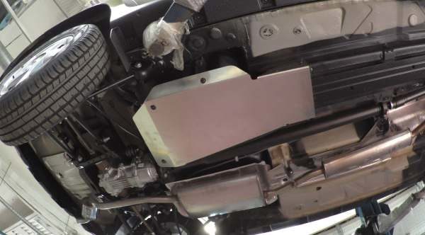 защита бензобака Renault Duster