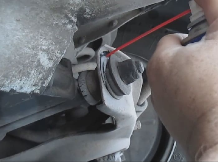 обработка сайлентблока WD-40